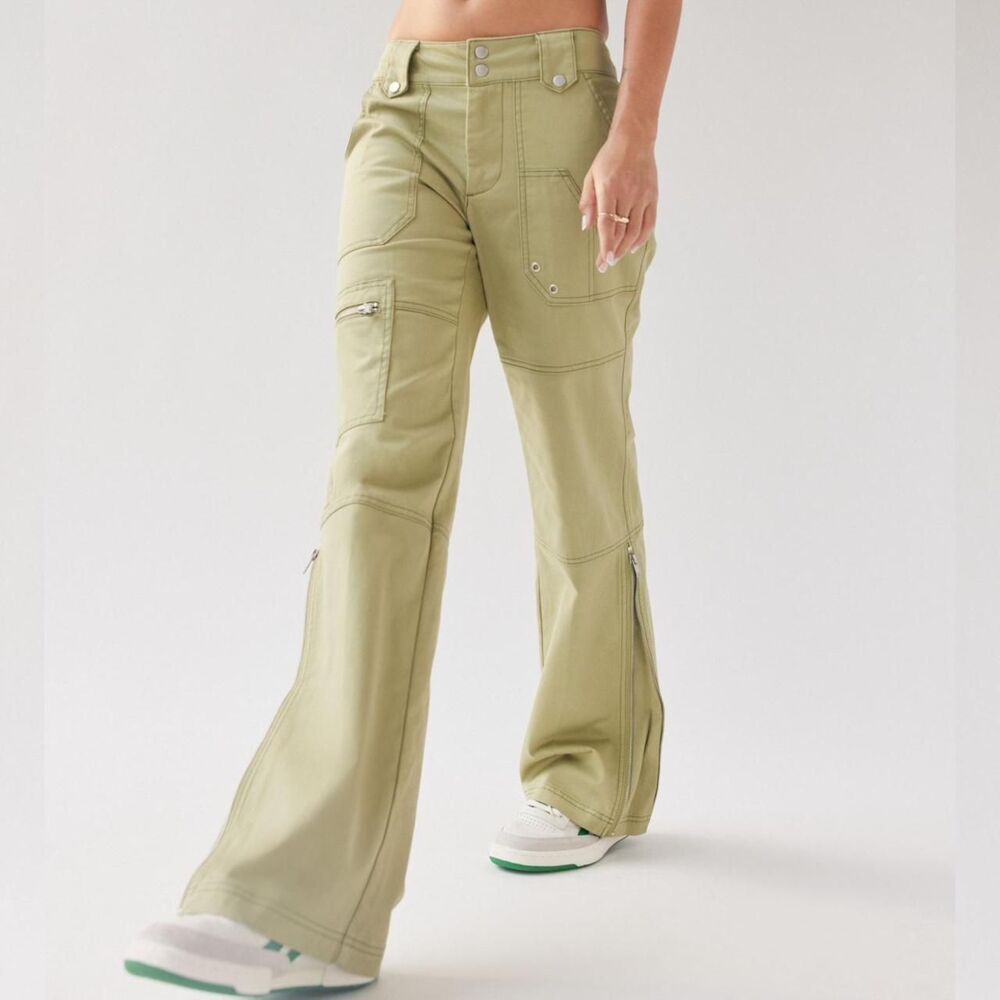BDG Green Emery low rise workwear/cargo pants size 6